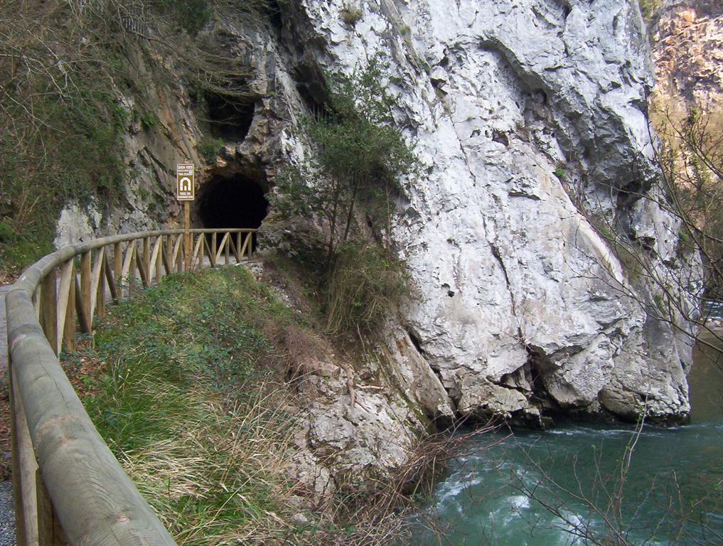 Ca Maria Santa Villa Proaza Phòng bức ảnh
